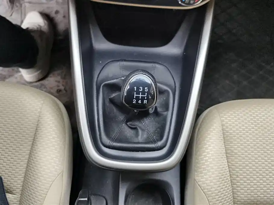 Escort 2017 facelift 1.5L manual comfort type купить на сайте DeffCars