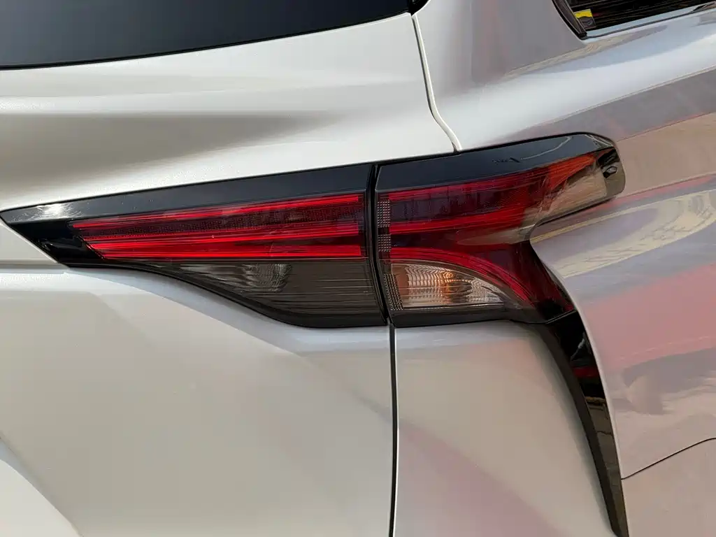SIENNA 2021 2.5L Hybrid Comfort Edition купить на сайте DeffCars