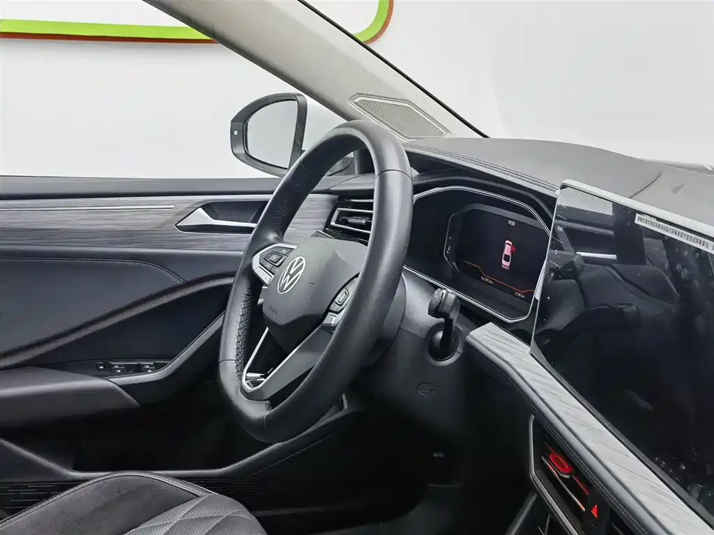 Sagitar 2023 300TSI DSG Excellence Edition купить на сайте DeffCars