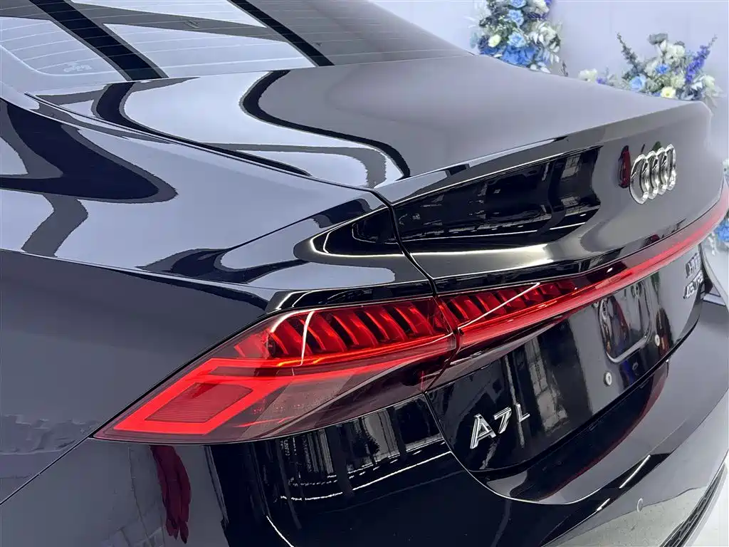 Audi A7L 2024 45TFSI S-line Dream Building Liquid Crystal Package купить на сайте DeffCars