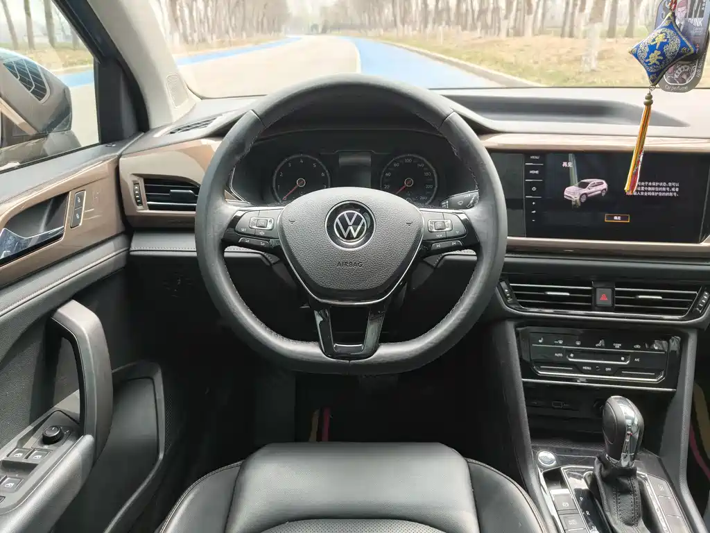 Tuyue 2021 280TSI two-wheel drive luxury version PLUS купить на сайте DeffCars