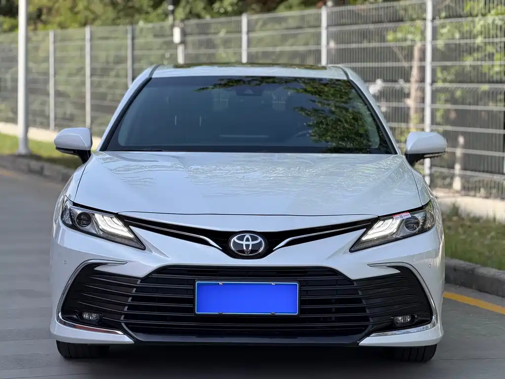 Camry 2021 2.0G Deluxe Edition купить на сайте DeffCars