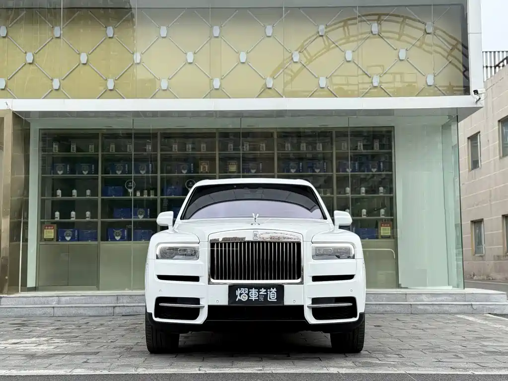 Cullinan 2018 five-seater version купить на сайте DeffCars