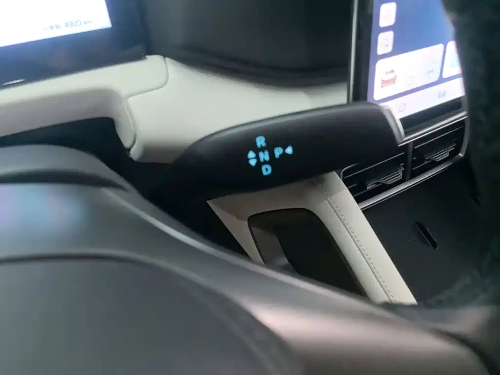 Yuan UP 2025 Smart Driving Edition 401KM Vitality Edition купить на сайте DeffCars