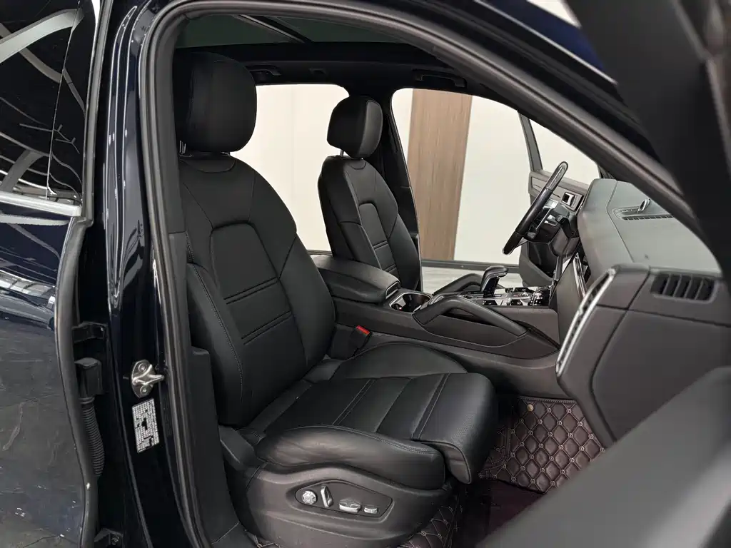 Cayenne New Energy 2020 Cayenne E-Hybrid 2.0T купить на сайте DeffCars
