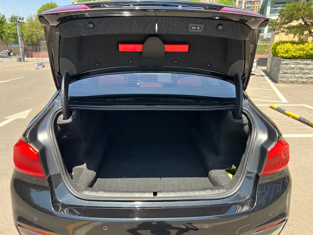 BMW 5 Series 2018 facelift 530Li leading M sports package купить на сайте DeffCars