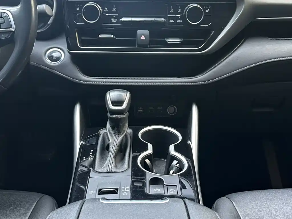 Highlander 2023 2.5L intelligent electric hybrid dual-engine four-wheel drive premium version 7 seats купить на сайте DeffCars