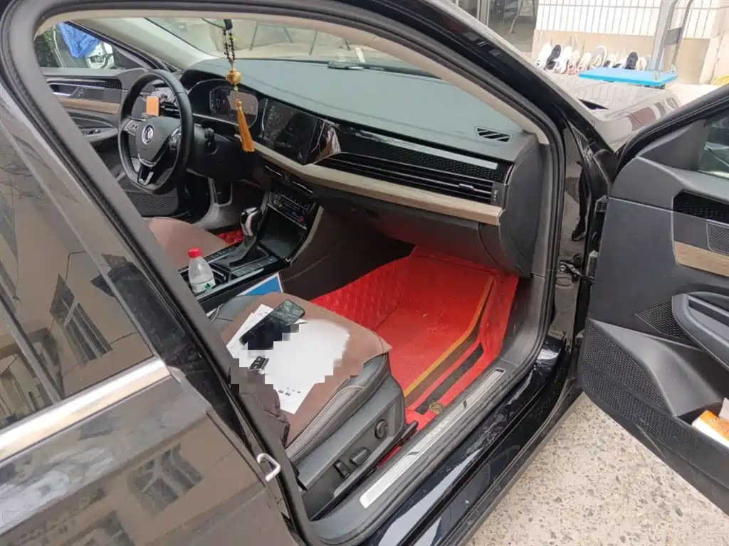 Passat 2020 facelift 330TSI Deluxe Edition National VI купить на сайте DeffCars