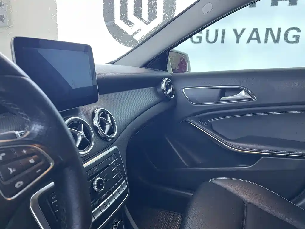 Mercedes-Benz GLA 2017 GLA 220 4MATIC Fashion Model купить на сайте DeffCars