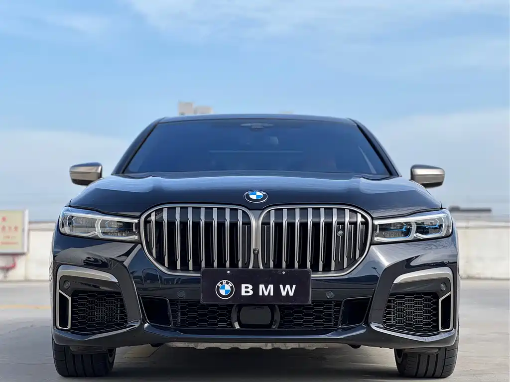 BMW 7 Series 2019 M760Li xDrive V12 Sports Package купить на сайте DeffCars