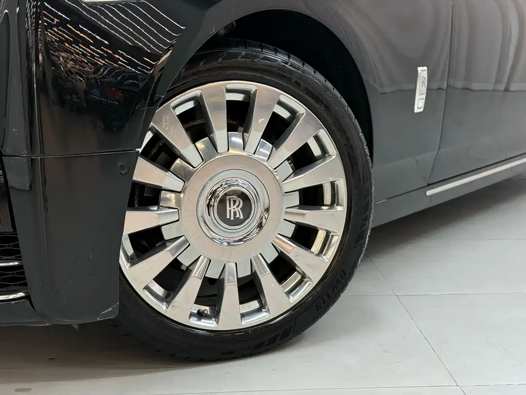 Phantom 2018 6.7T long wheelbase version купить на сайте DeffCars