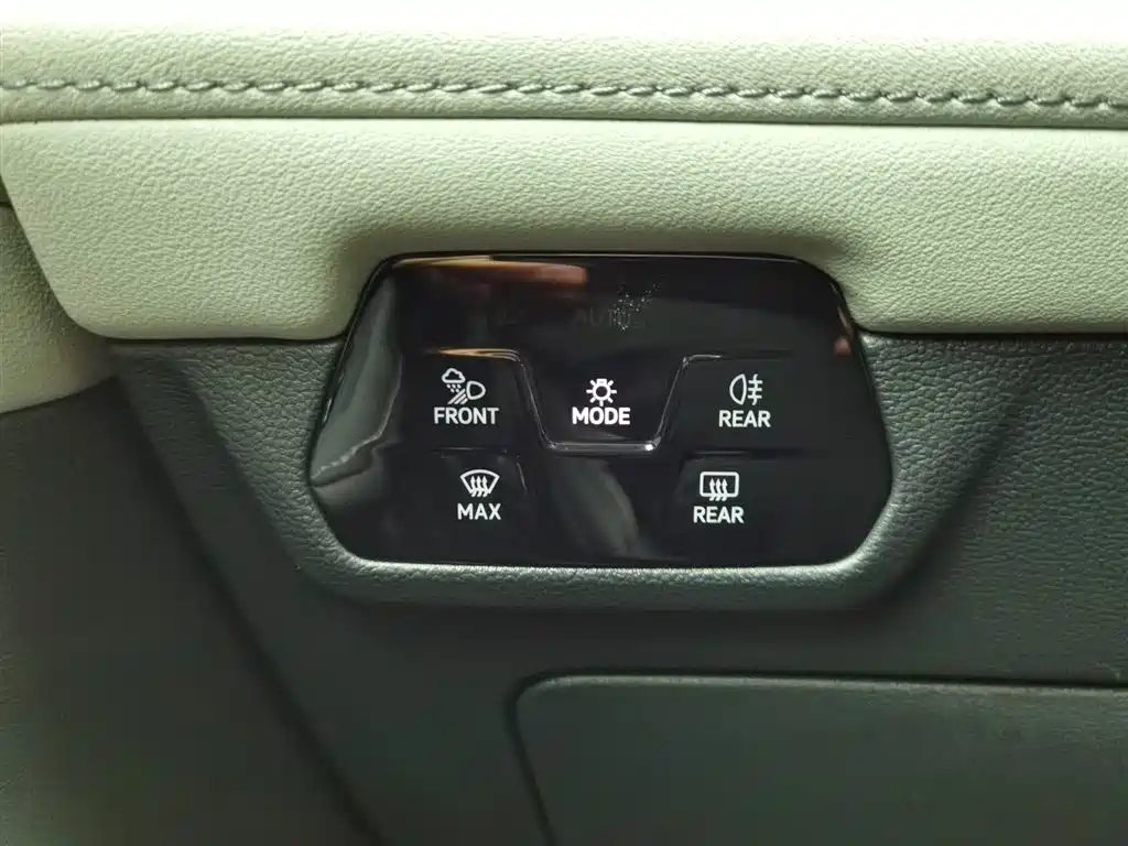 Touron 2024 380TSI four-wheel drive luxury version купить на сайте DeffCars