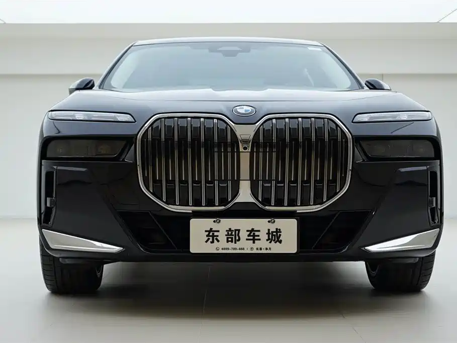 BMW 7 Series 2023 740Li Leading M Sports Package купить на сайте DeffCars