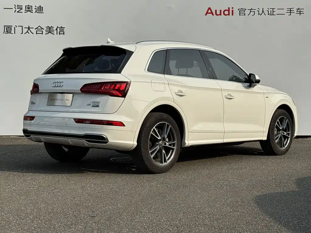 Audi Q5L 2018 45 TFSI Exclusive Fashion Model National VI купить на сайте DeffCars