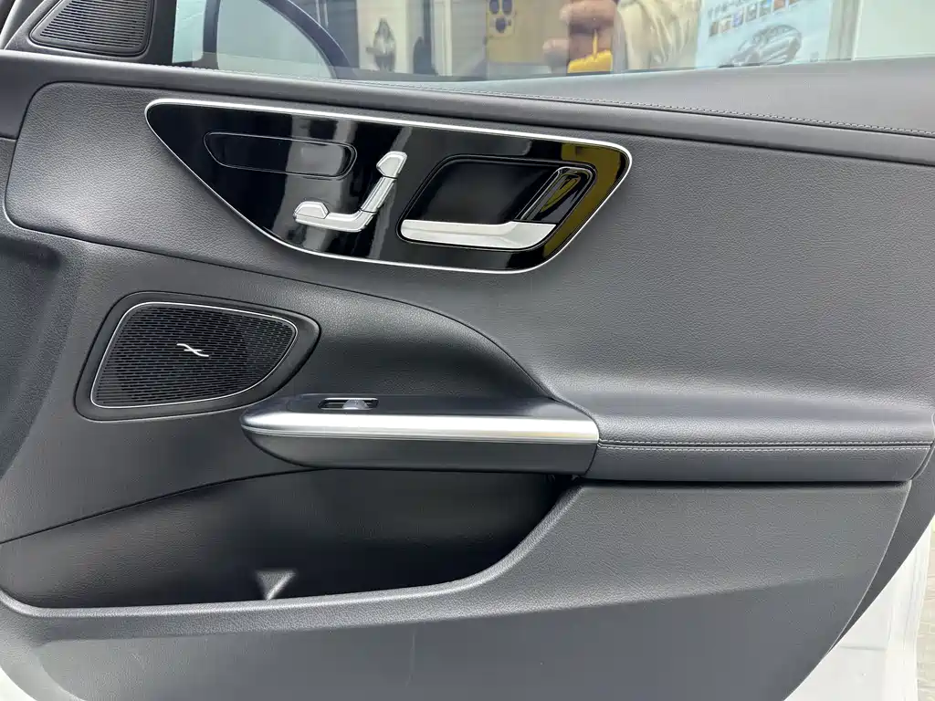 Mercedes-Benz C-Class 2024 facelift three C 260 L sports version купить на сайте DeffCars