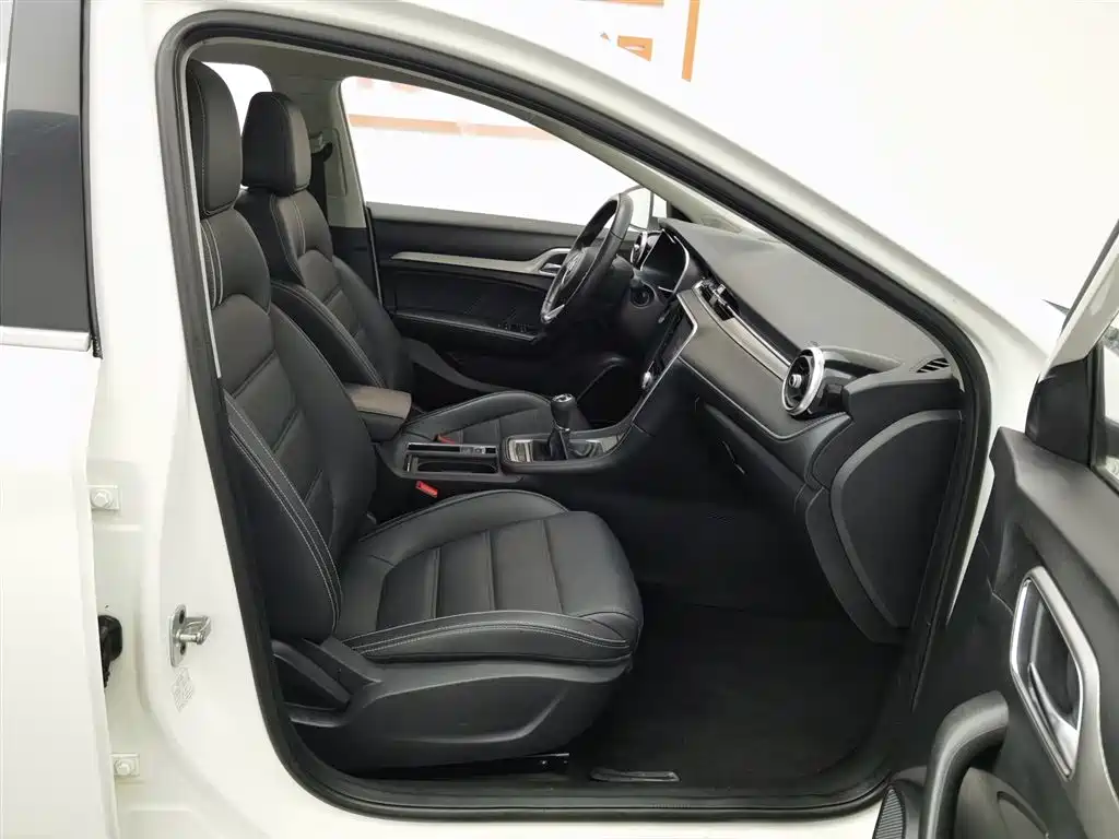 MG6 2017 20T Manual Luxury Smart Connected Edition National V купить на сайте DeffCars
