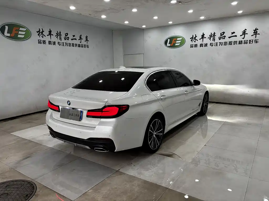 BMW 5 Series 2023 530Li Leading M Sports Package купить на сайте DeffCars
