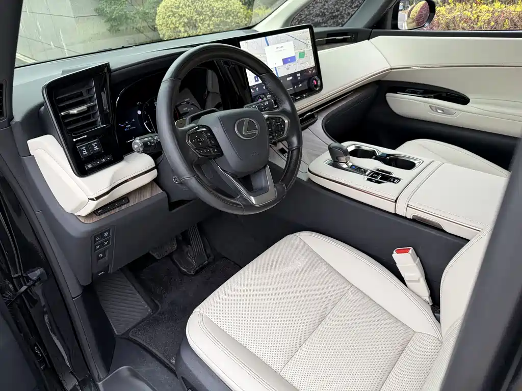 Lexus LM 2025 500h four-seat Royal Edition купить на сайте DeffCars