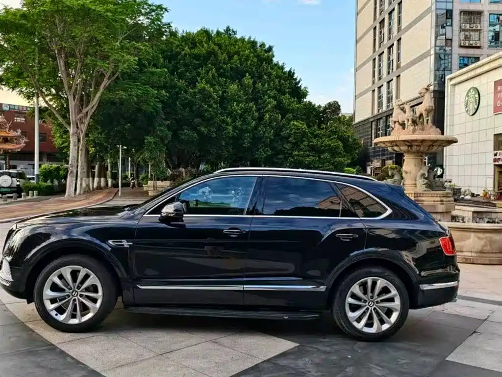 Bentayga 2018 4.0T V8 купить на сайте DeffCars