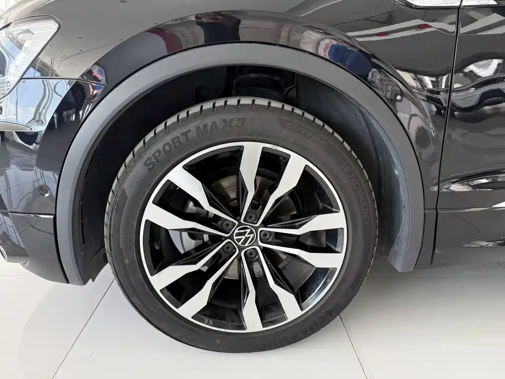 Tiguan L 2021 330TSI automatic two-wheel drive R-Line version купить на сайте DeffCars
