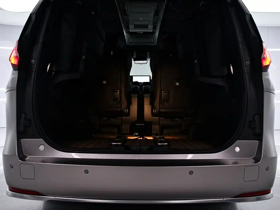 Lexus LM 2023 500h six-seater premium version купить на сайте DeffCars