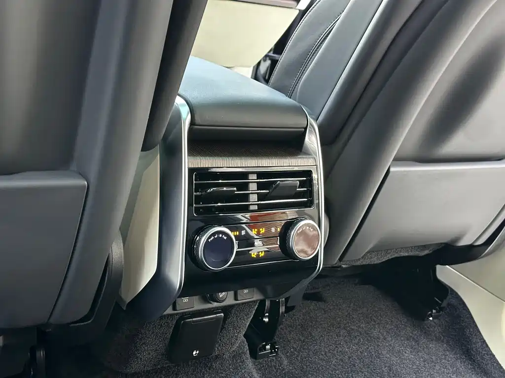 Range Rover 2023 3.0 L6 400PS Seven-seater Extended Edition купить на сайте DeffCars