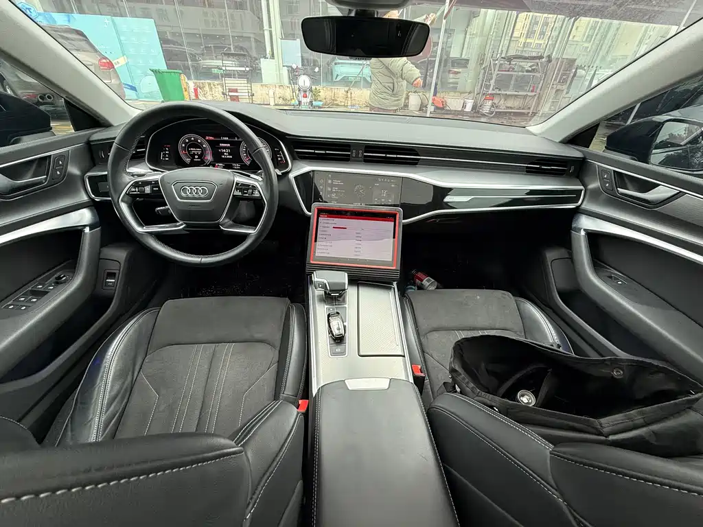 Audi A7L 2024 45TFSI S-line Dream Building Liquid Crystal Package купить на сайте DeffCars