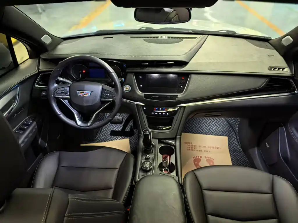 Cadillac XT6 2021 28T six-seat four-wheel drive stylish model купить на сайте DeffCars