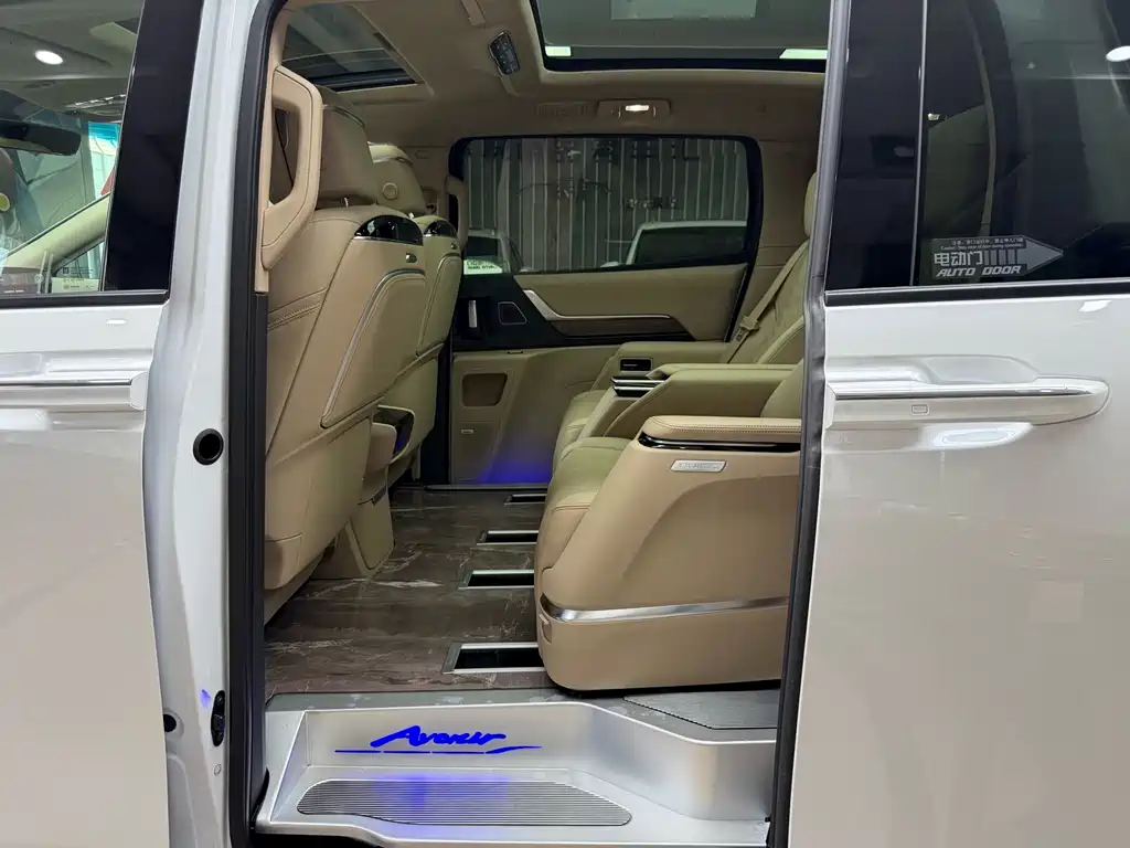 Century 2023 2.0T seven-seat premium model купить на сайте DeffCars
