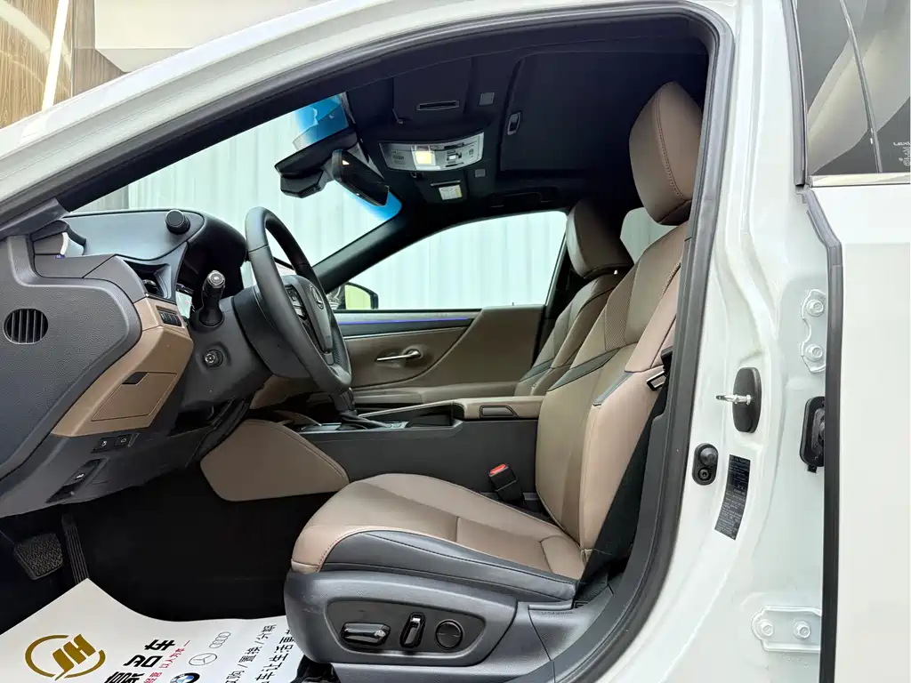 Lexus ES 2025 200 Premium Edition купить на сайте DeffCars