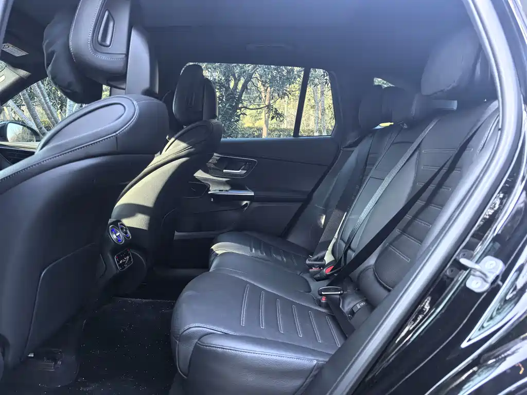 Mercedes-Benz GLC 2023 facelift GLC 260 L 4MATIC luxury model 5 seats купить на сайте DeffCars