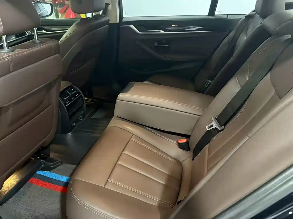 BMW 5 Series 2019 Modified 525Li Luxury Set купить на сайте DeffCars