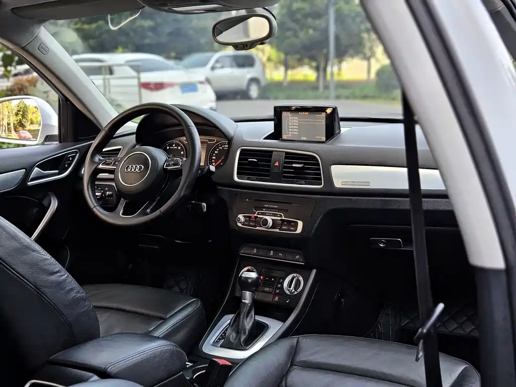 Audi Q3 2015 35 TFSI quattro technology купить на сайте DeffCars