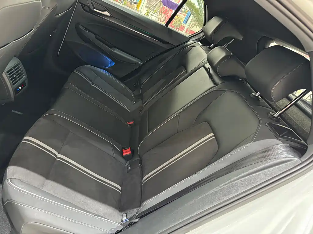 Golf 2023 280TSI DSG R-Line Lite купить на сайте DeffCars