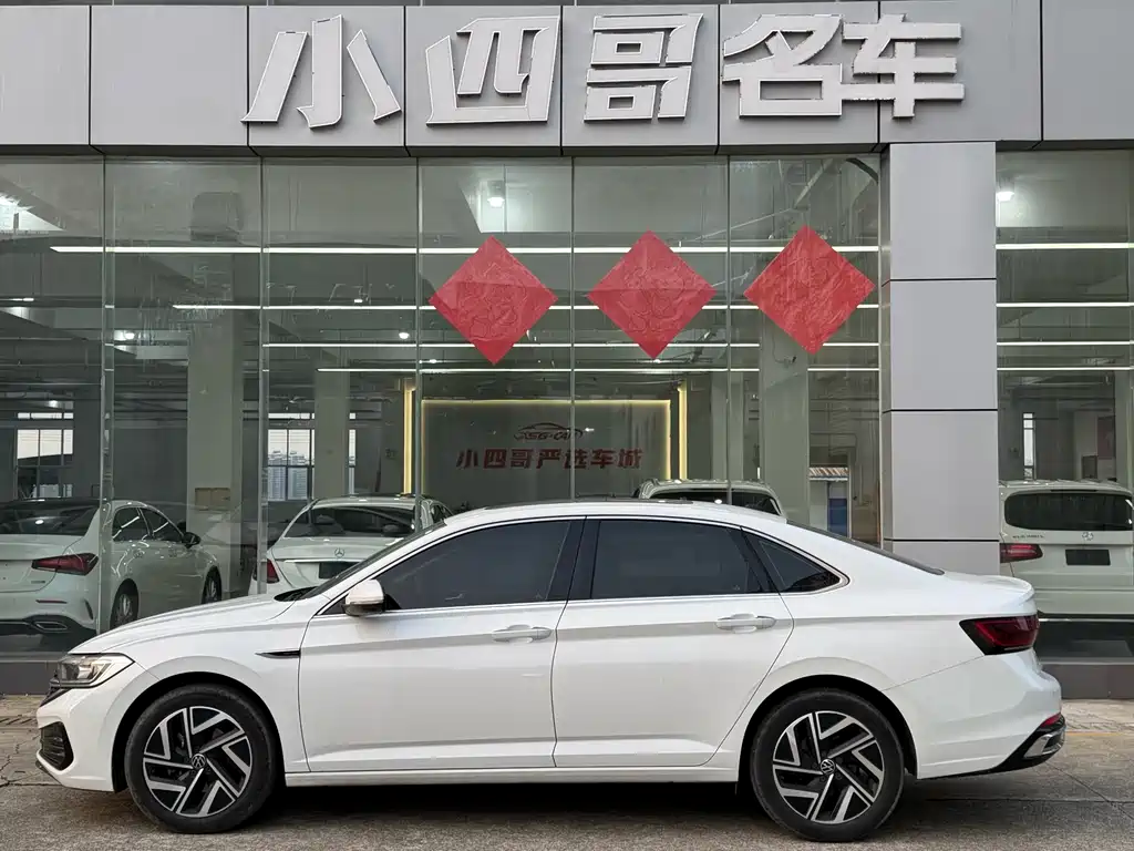 Sagitar 2023 300TSI DSG Excellence Edition купить на сайте DeffCars