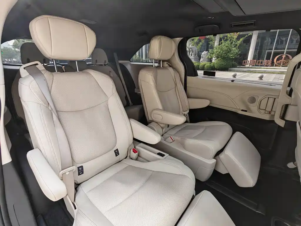 SIENNA 2024 2.5L hybrid four-wheel drive premium version купить на сайте DeffCars