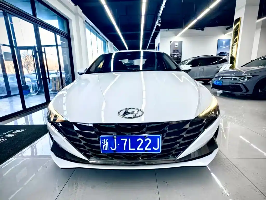 Elantra 2021 1.5L CVT LUX Premium Edition купить на сайте DeffCars