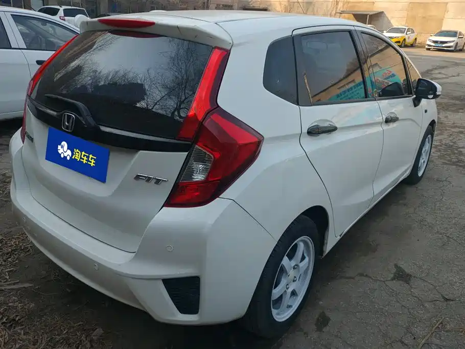 Fit 2016 1.5L LX CVT comfort model купить на сайте DeffCars