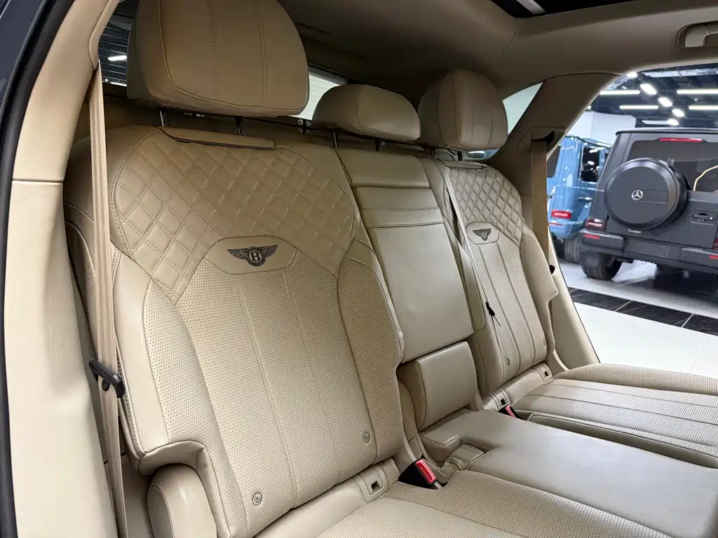 Bentayga 2021 4.0T V8 купить на сайте DeffCars