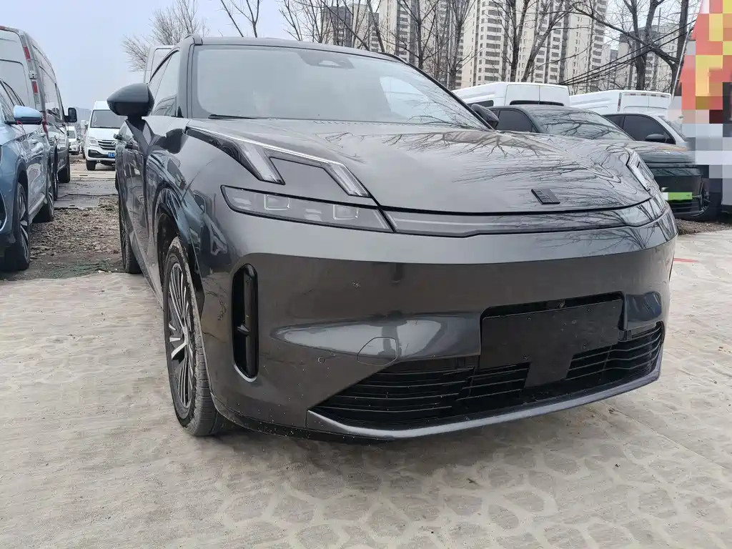 Lynk & Co 08 EM-P 2024 model 120km long range Plus купить на сайте DeffCars
