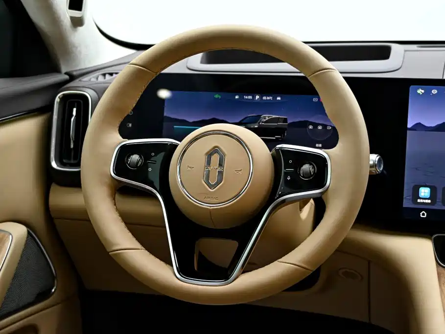 Wenjie M8 2025 extended range Ultra version 53.4kWh 6-seat version 192-line lidar) купить на сайте DeffCars