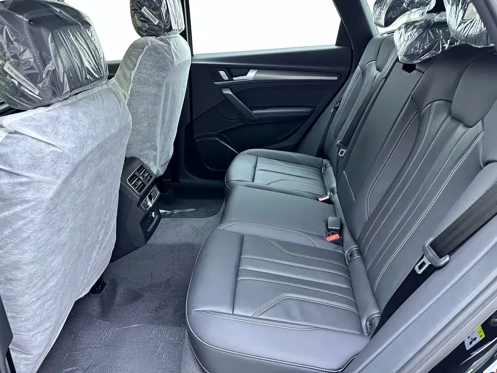 Audi Q5L 2024 40 TFSI luxury and dynamic model купить на сайте DeffCars