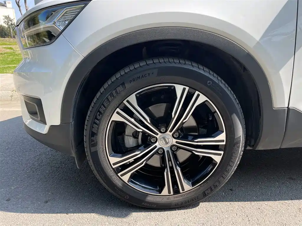 Volvo XC40 2020 T4 four-wheel drive Zhiyuan Sport Edition купить на сайте DeffCars