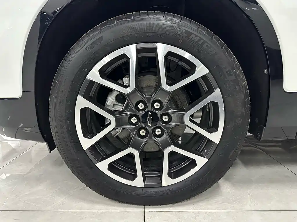 Trailblazer 2023 light hybrid 650T Redline Ting version купить на сайте DeffCars