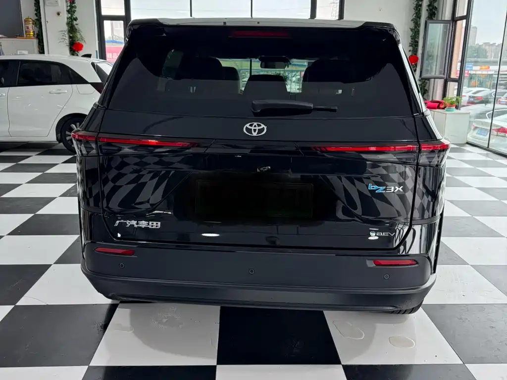 Platinum 3X 2025 520 Pro купить на сайте DeffCars