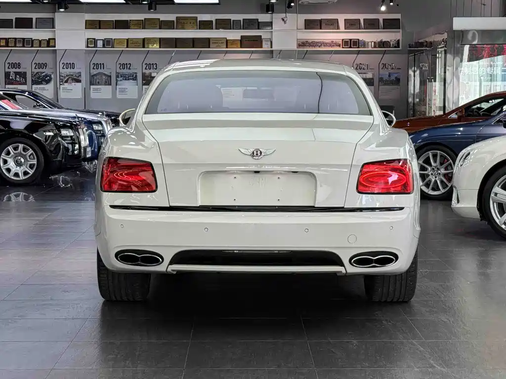 Flying Spur 2017 4.0T V8 Standard Edition купить на сайте DeffCars