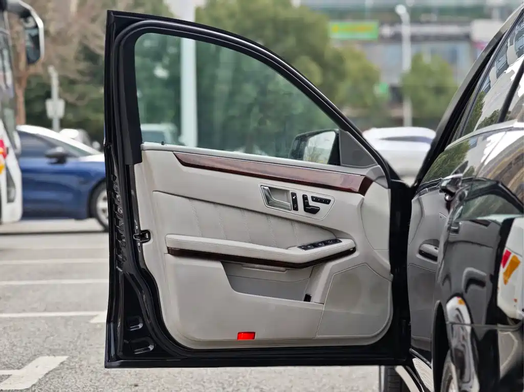 Mercedes-Benz E-Class 2012 E 200 L CGI Elegant купить на сайте DeffCars