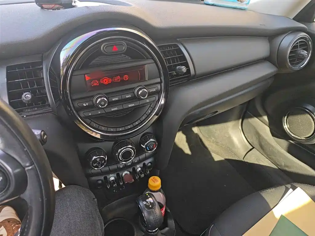 MINI 2016 1.2T ONE Avant-Garde купить на сайте DeffCars
