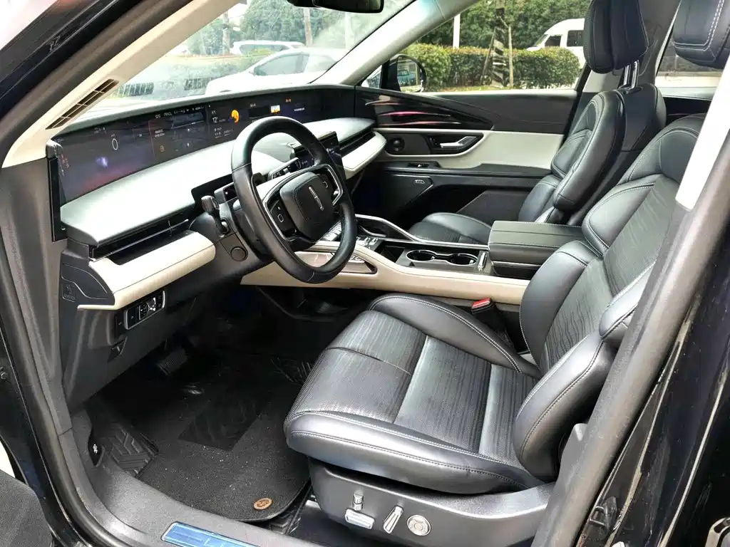 Voyager 2023 2.0T four-wheel drive Zunrui version купить на сайте DeffCars