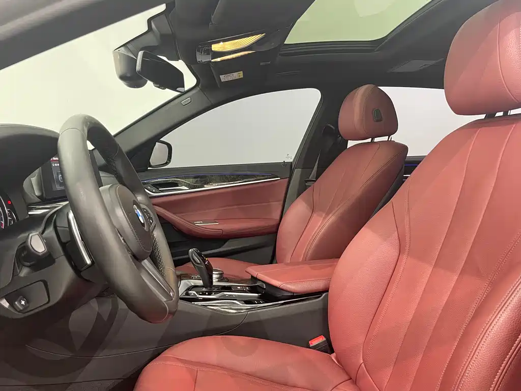 BMW 5 Series 2018 facelift 530Li leading M sports package купить на сайте DeffCars